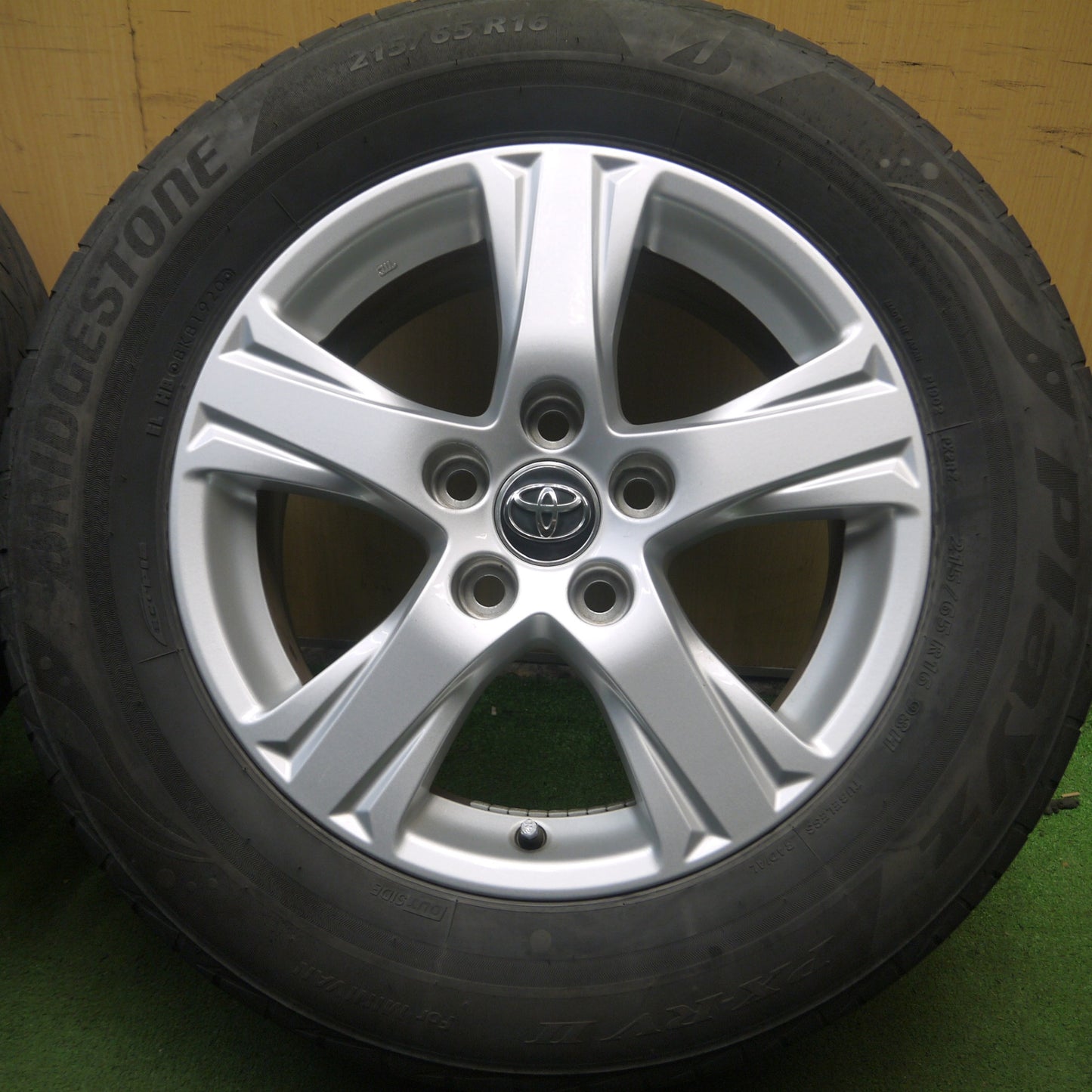 *送料無料* キレイ！20年★トヨタ 30系 ヴェルファイア 純正 215/65R16 ブリヂストン プレイズ PX-RV2 16インチ PCD114.3/5H★4030602Hノ