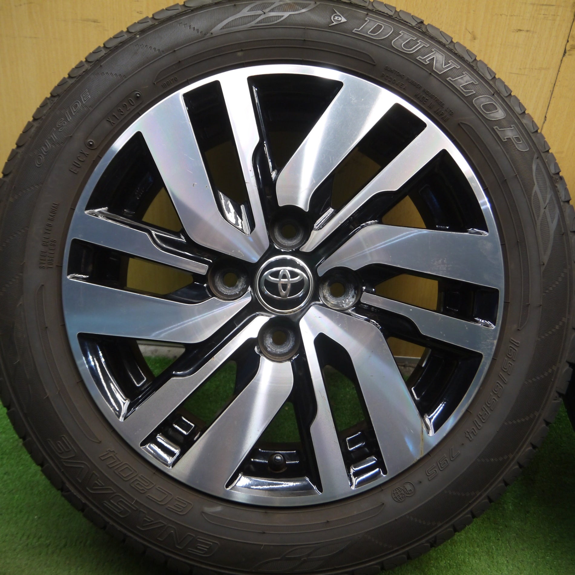 中古 トヨタ ルーミー 純正ホイール付 165/65R14 79S ダンロップ