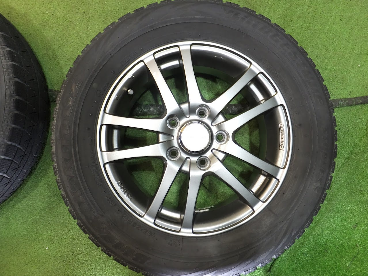 [送料無料]キレイ★スタッドレス 195/65R15 ブリヂストン ブリザック REVO GZ EUROMAGIC ユーロマジック 15インチ PCD114.3/5H★