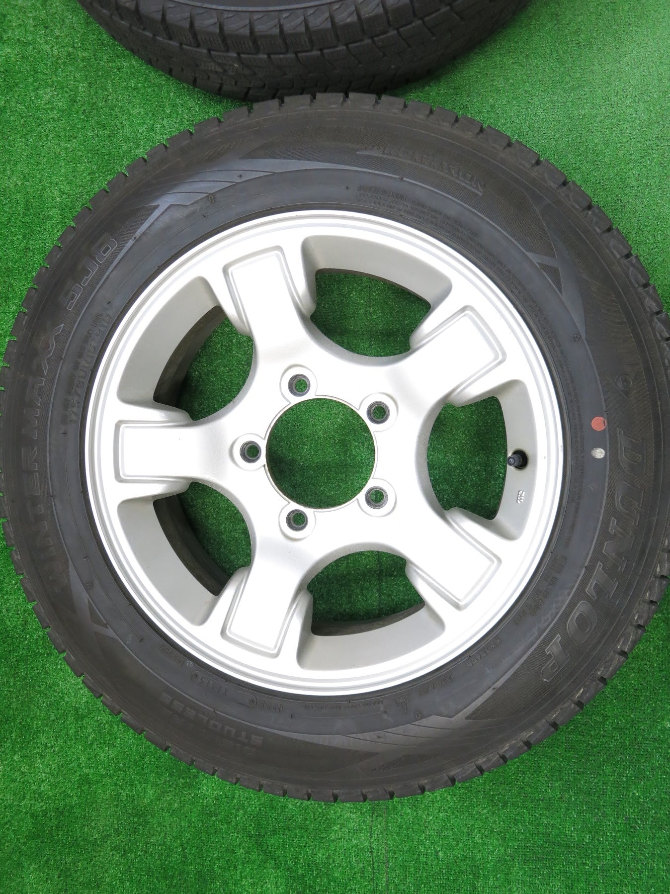 [送料無料]★スズキ ジムニー 純正 175/80R16 スタッドレス ダンロップ ウインターマックス SJ8 16インチ PCD139.7/5H★2100504ヒス