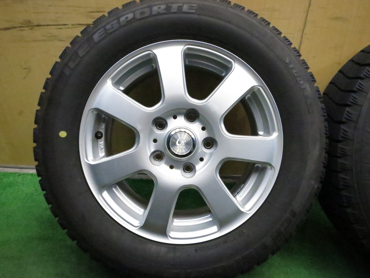 [送料無料]バリ溝！21年！キレイ！9.5分★スタッドレス 195/65R15 アイスエスポルテ Grave 社外 アルミ 15インチ PCD114.3/5H★3012509Hス
