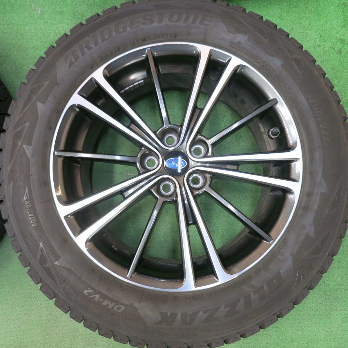 [送料無料]バリ溝！9分★スバル BRZ 純正 225/60R17 スタッドレス ブリヂストン ブリザック DM-V2 17インチ トヨタ 86 PCD100/5H★3061908ヒス