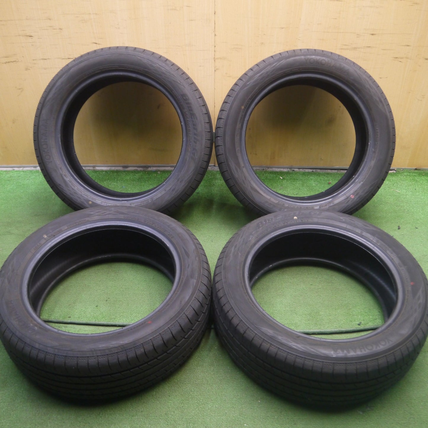 *送料無料* 新車外し！23年★205/55R17 ヨコハマ BluEarth-GT AE51 タイヤ ブルーアース 17インチ ノア ヴォクシー 等★4021909Hノタ
