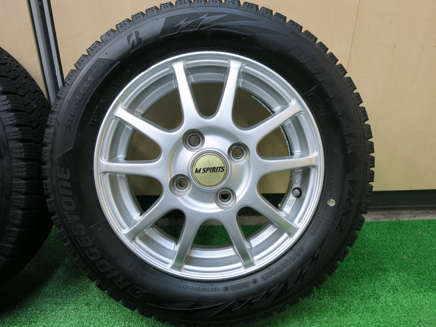 [送料無料]バリ溝！19年！8.5分★スタッドレス 155/65R13 ブリヂストン ブリザック VRX2 M SPIRITS 13インチ PCD100/4H★2120607ヒス