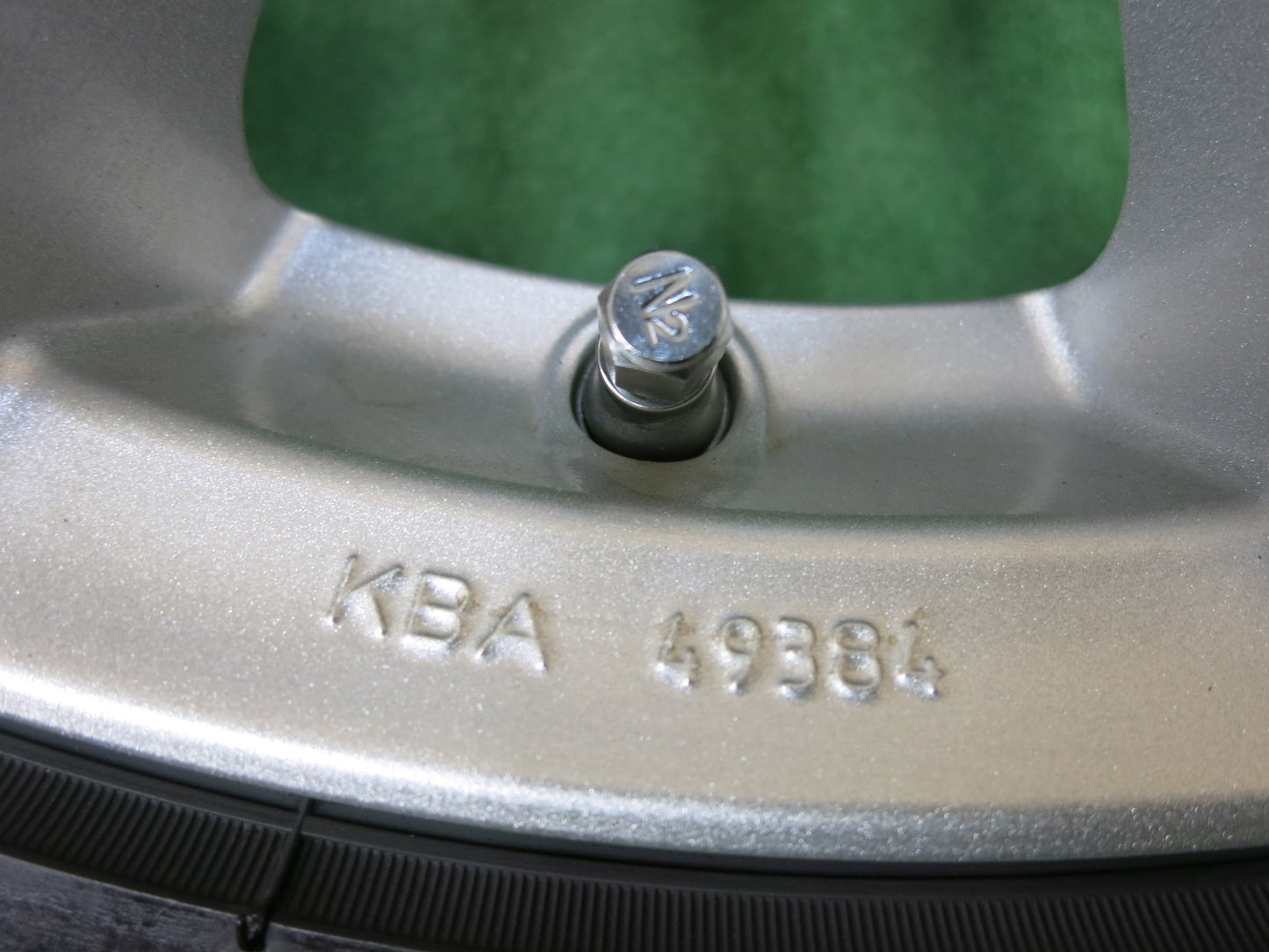[送料無料]バリ溝！18年！美品！9.5分★ベンツ アウディ 等 BORBET CMA 245/45R17 スタッドレス ブリヂストン ブリザック VRX2 17インチ PCD112/5H★2121410ヒス