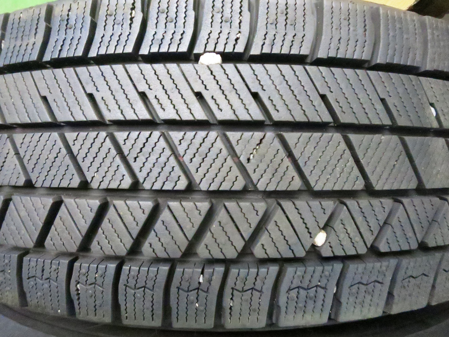[送料無料]バリ溝！21年！キレイ！9.5分以上★スタッドレス 175/65R15 ブリヂストン ブリザック VRX3 TOPRUN トップラン 15インチ PCD100/4H★3030104Hス
