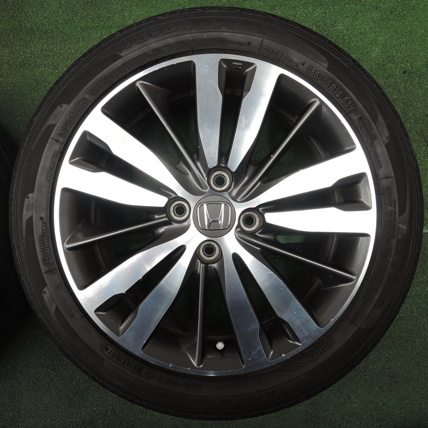 *送料無料* 4本価格★ホンダ GK5 GP5 フィット RS 純正 185/55R16 トーヨー DRB 16インチ PCD100/4H★4021901NJノ