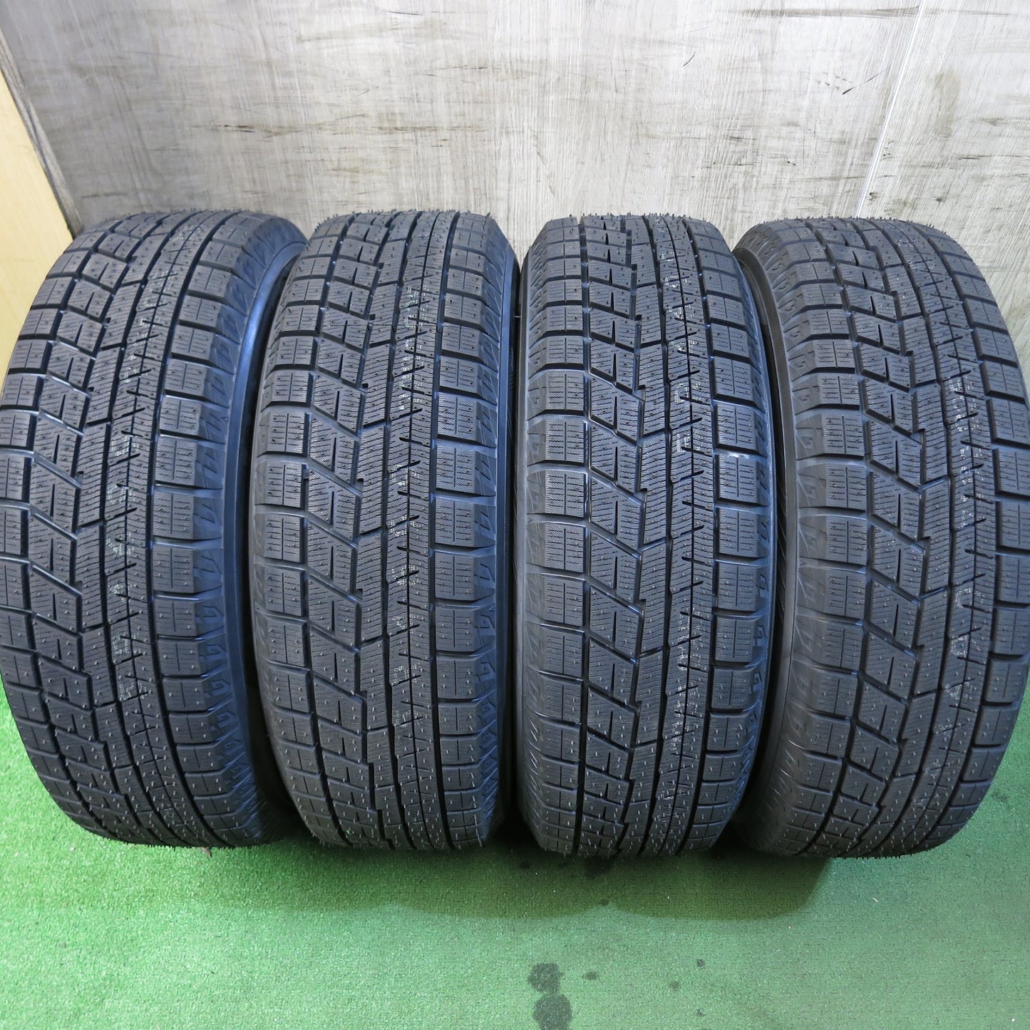 [送料無料]タイヤ未使用！22年★トヨタ 80系 ノア ヴォクシー エスクァイア 純正 195/65R15 スタッドレス ヨコハマ アイスガード iG60 PCD114.3/5H★3052207Hス