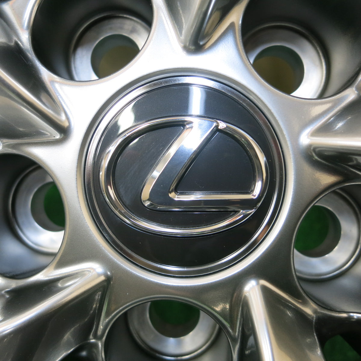 *送料無料*未使用！23年★レクサス LS500h 純正 245/50R19 スタッドレス ミシュラン X-ICE SNOW SUV PCD120/5H★3110307イス