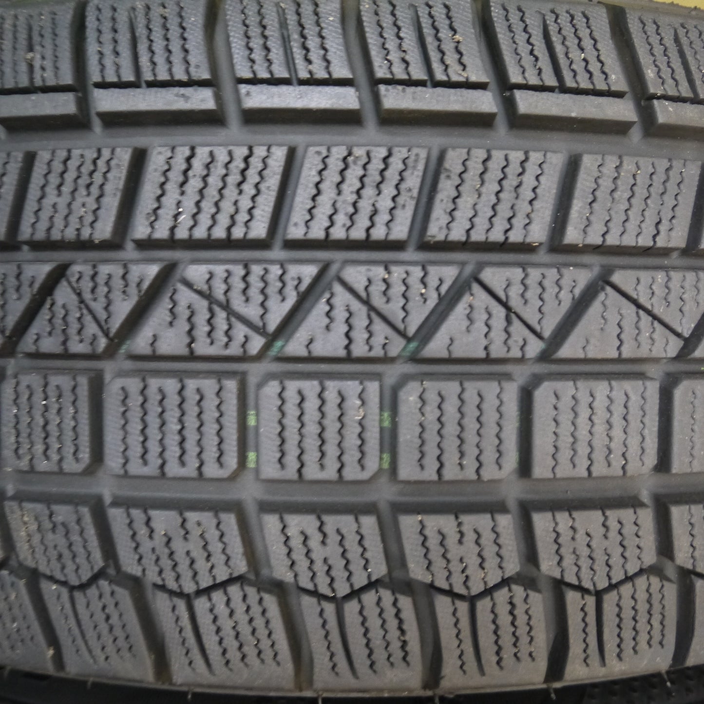 *送料無料*バリ溝！21年！キレイ！9.5分以上★スタッドレス 215/65R16 ケンダ KR36 smart MANARAY SPORT マナレイ 16インチ PCD114.3/5H★3110107Hス