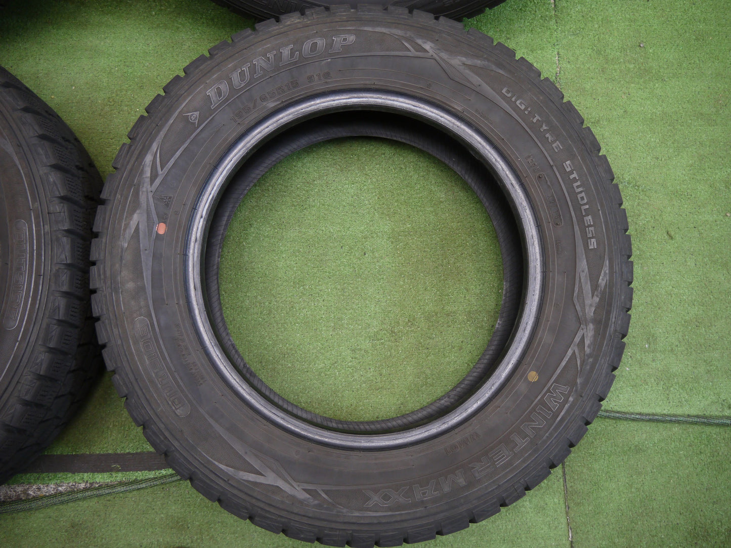 [送料無料]4本価格！18年★スタッドレス 195/65R15 ダンロップ ウインターマックス WM01 タイヤ 15インチ プリウス ノア ヴォクシー 等★2070208ヤスタ