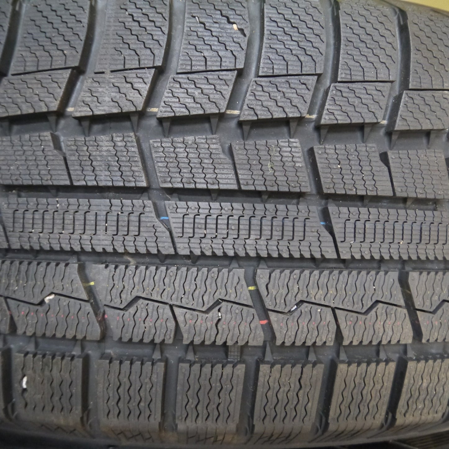 *送料無料* 超バリ溝！22年！キレイ！ほぼ10分★LOXARNY SPORT BADX 225/60R17 スタッドレス トーヨー ウインタートランパス TX ロクサーニ PCD114.3/5H★4021614Hス
