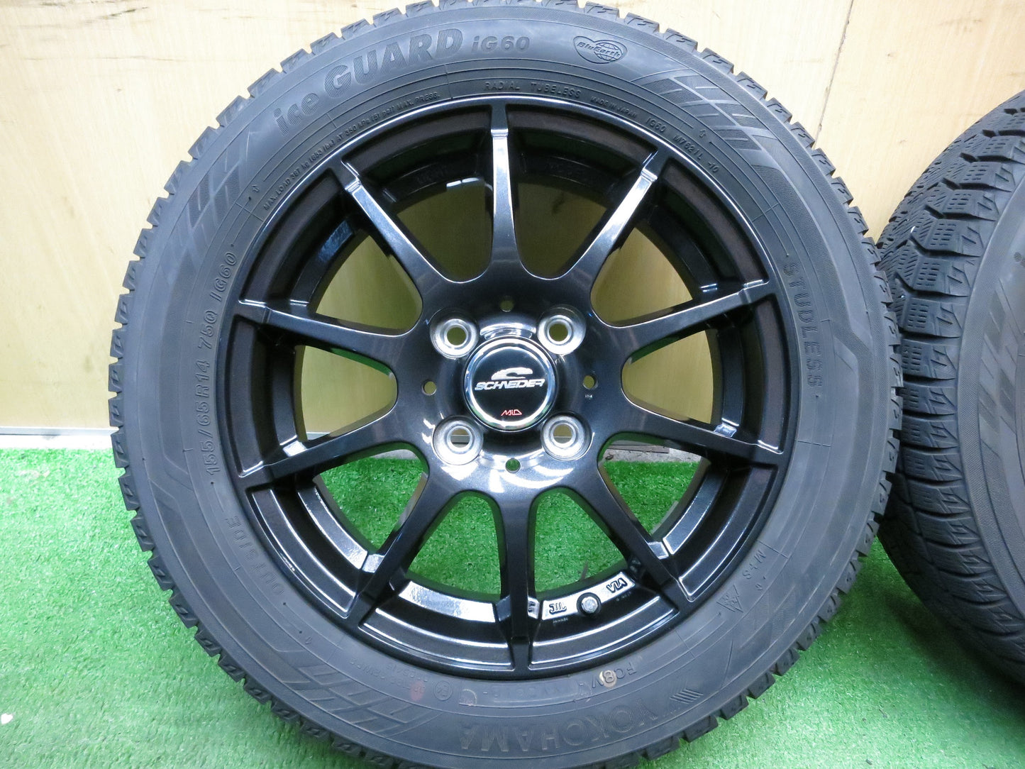 [送料無料]バリ溝！18年！綺麗！9分★スタッドレス 155/65R14 ヨコハマ アイスガード iG60 SCHNEIDER MiD シュナイダー マルカ 14インチ PCD100/4H★2121601Hス