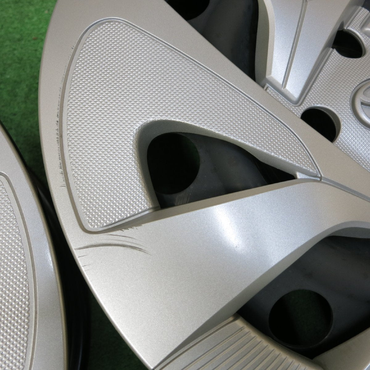 [送料無料]キレイ★トヨタ アクア 純正 スチール ホイール 15インチ 15×5.5J PCD100/4H★3080902ヒホ