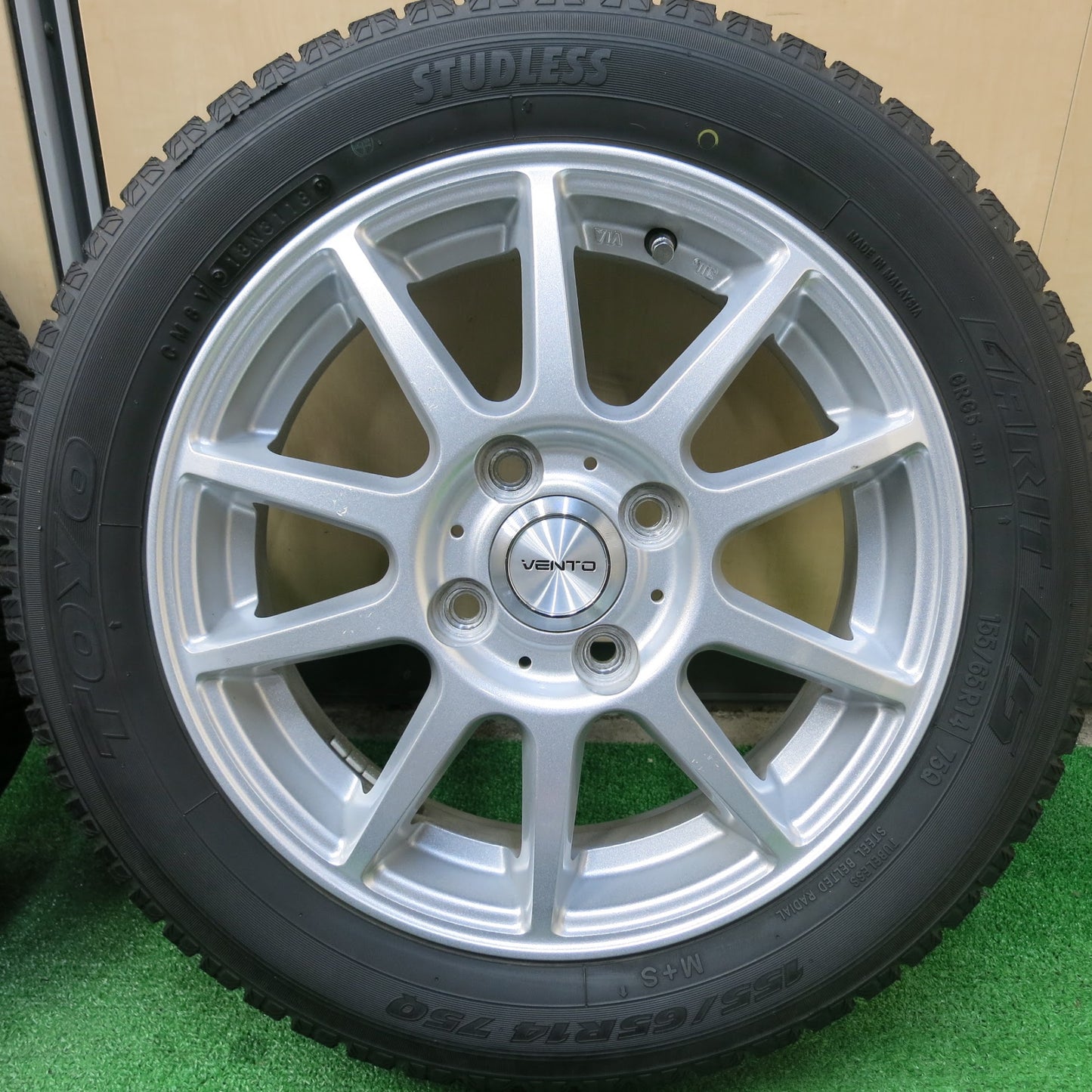 [送料無料]バリ溝！キレイ！9分★スタッドレス 155/65R14 トーヨー ガリット G5 VENTO 社外 アルミ 14インチ PCD100/4H★3041503ヒス