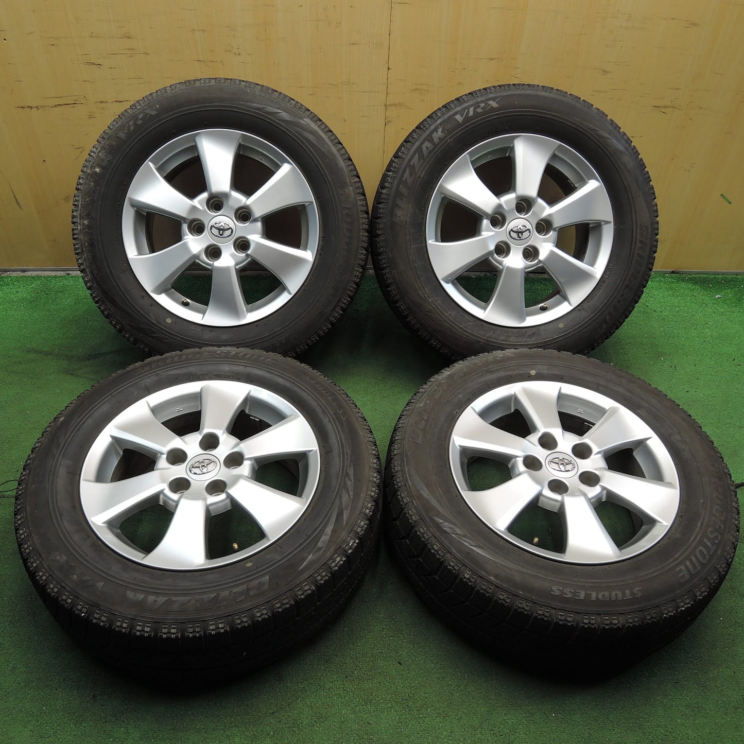 [送料無料]キレイ★トヨタ 20系 アルファード ヴェルファイア 純正 215/65R16 スタッドレス ブリヂストン ブリザック VRX 16インチ PCD114.3/5H★3091903クス