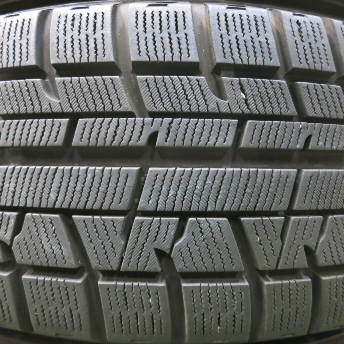 *送料無料*バリ溝！ほぼ10分★スタッドレス 215/60R16 ヨコハマ アイスガード iG50 プラス PRD 16インチ PCD114.3/5H★3122905イス