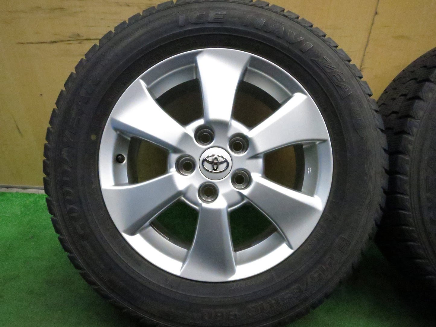 [送料無料]キレイ★トヨタ 20系 アルファード ヴェルファイア 純正 215/65R16 スタッドレス グッドイヤー アイスナビ ZEA 16インチ PCD114.3/5H★3020311Hス