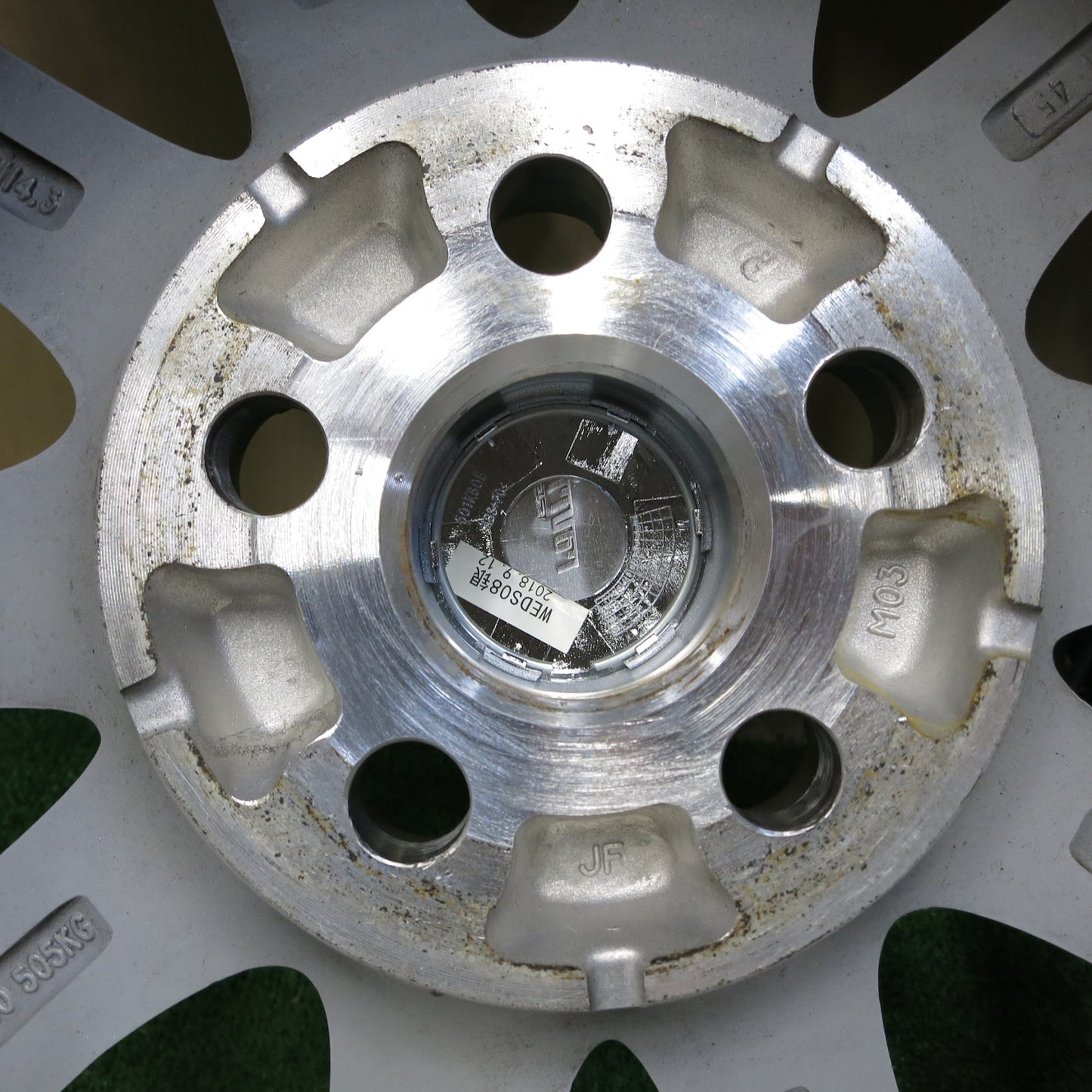 [送料無料]超バリ溝！キレイ！9.5分以上★プリウス 等 195/65R15 スタッドレス グッドイヤー アイスナビ6 ravrion RS01 ラブリオン PCD100/5H★3062401クス