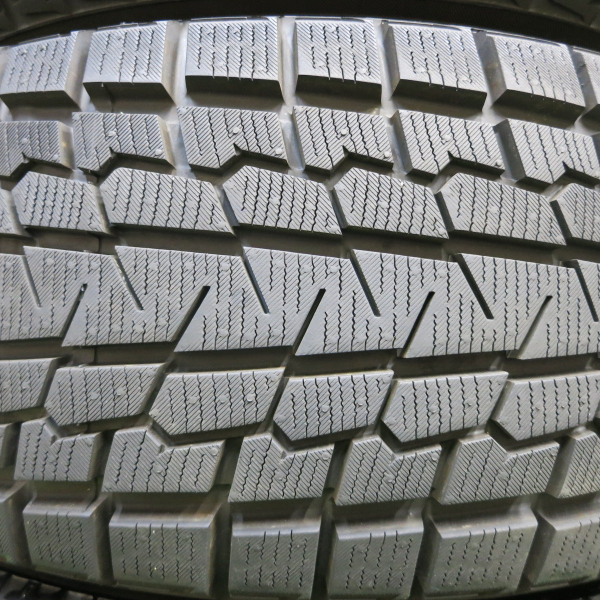 *送料無料*バリ溝！22年！ほぼ10分★スタッドレス 235/55R18 ヨコハマ アイスガード G075 タイヤ 18インチ RAV4 ヴァンガード ハリアー 等★3120914イスタ