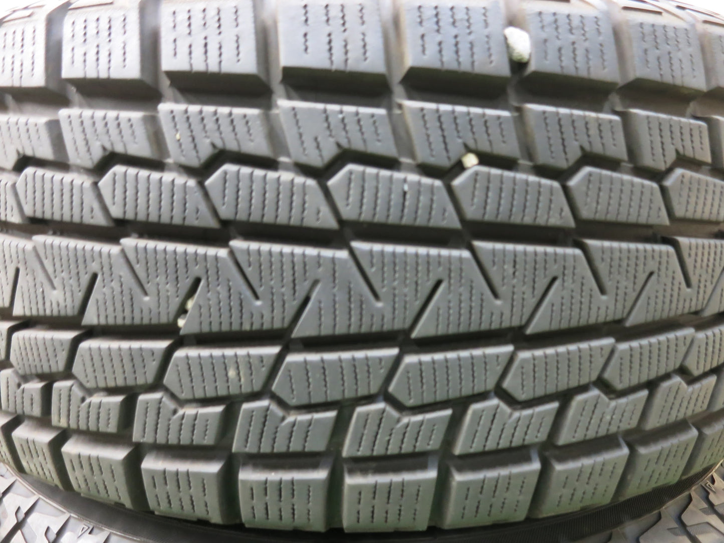 [送料無料]バリ溝！9.5分★ボルボ 等 BORBET 235/60R18 スタッドレス ヨコハマ アイスガード G075 ボルベット 18インチ PCD108/5H★3011005ヒス