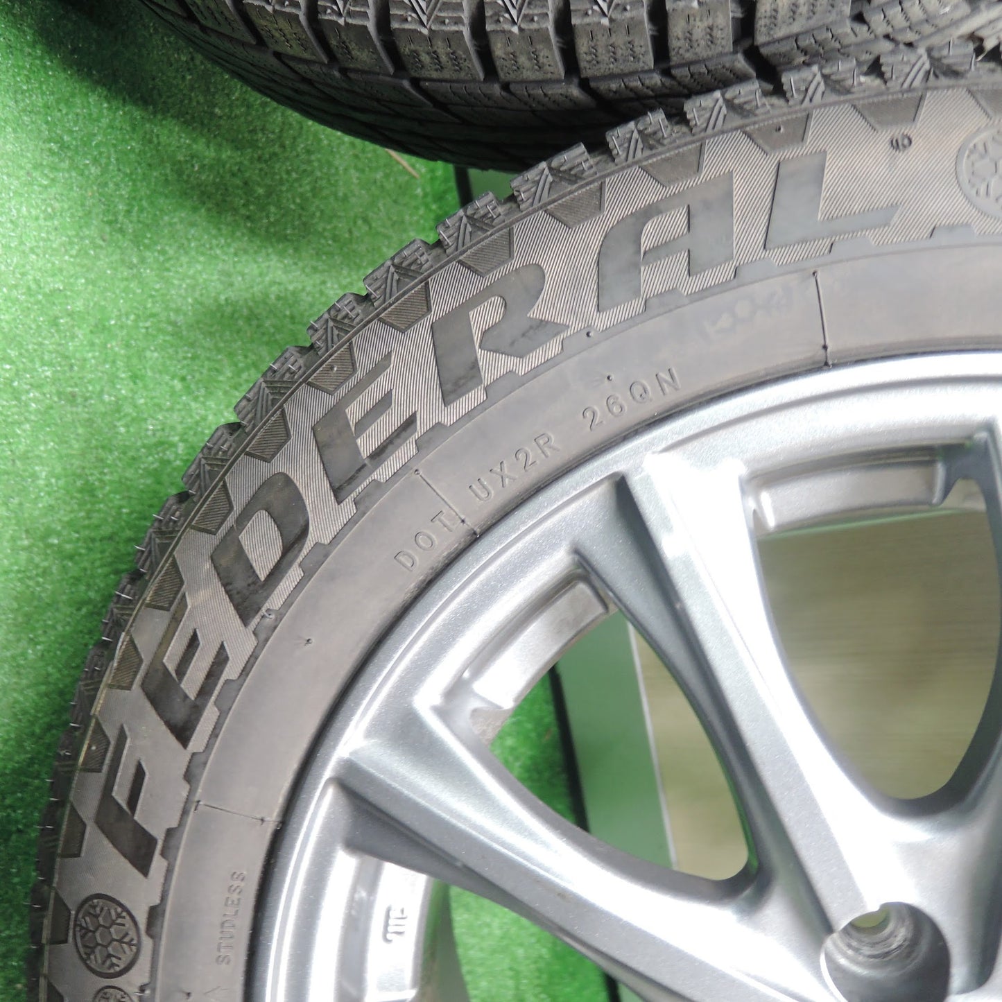 [送料無料]バリ溝！キレイ！9.5分★スタッドレス 175/65R15 フェデラル ヒマラヤ ICEO AXEL アクセル 15インチ PCD100/4H★3101913TNス