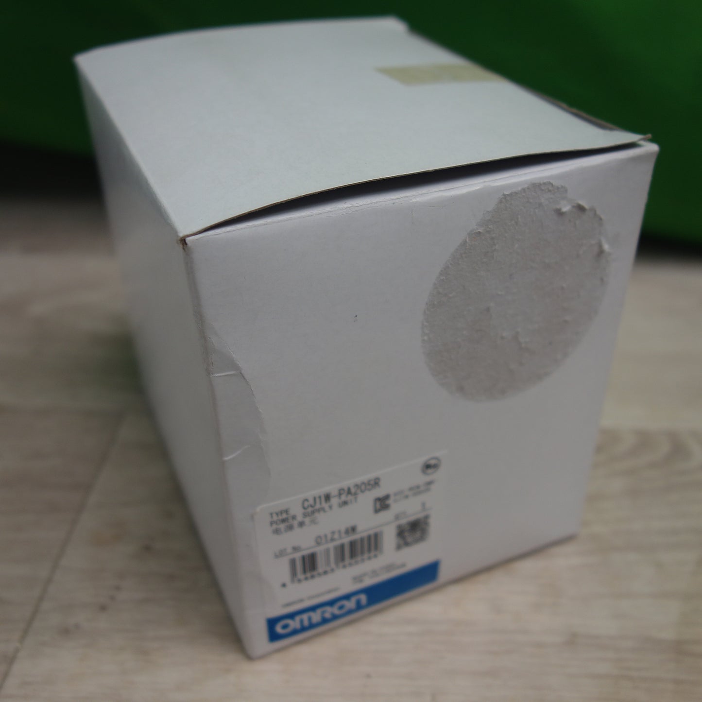 *送料無料*未使用☆OMRON オムロン 電源 ユニット CJ1W-PA205R 電源装置 パワーサプライ ユニット☆