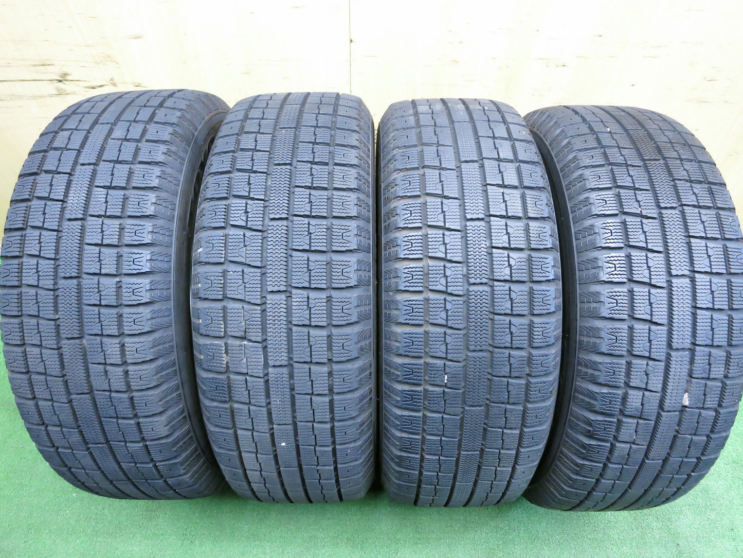 [送料無料]バリ溝！18年！キレイ！9.5分★スタッドレス 215/60R16 トーヨー ガリット G5 Devotion デボーション 16インチ PCD114.3/5H★2112506Hス