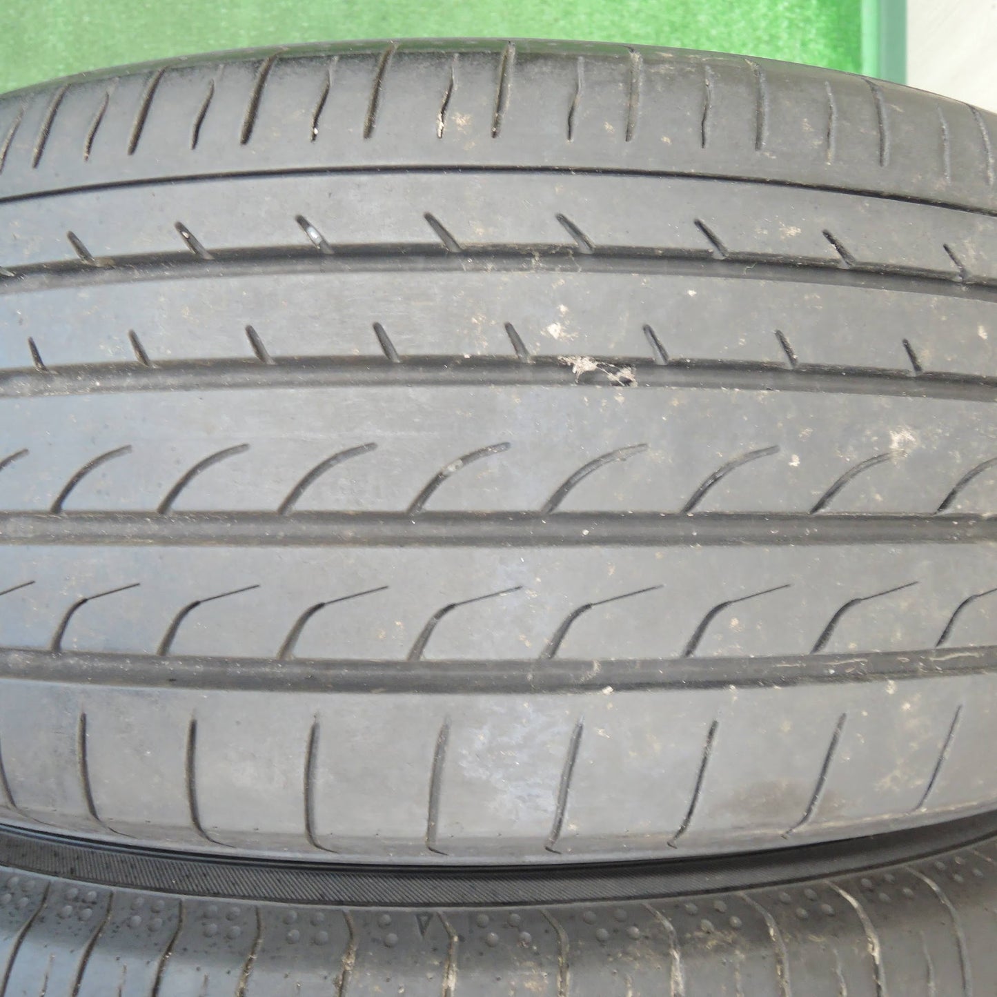 [送料無料]バリ溝！8.5分★225/50R18 ヨコハマ ブルーアース RV-02 Cliff Climb クリフクライム 18インチ PCD114.3/5H★3102602TNノ