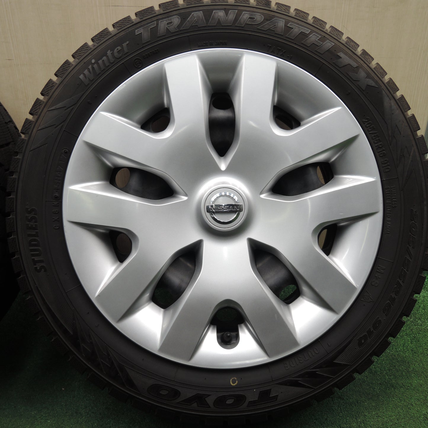 *送料無料*超バリ溝！9.5分以上★日産 リーフ 純正 スチール 205/55R16 スタッドレス トーヨー ウインター トランパス TX 16インチ PCD114.3/5H★3121004HAス