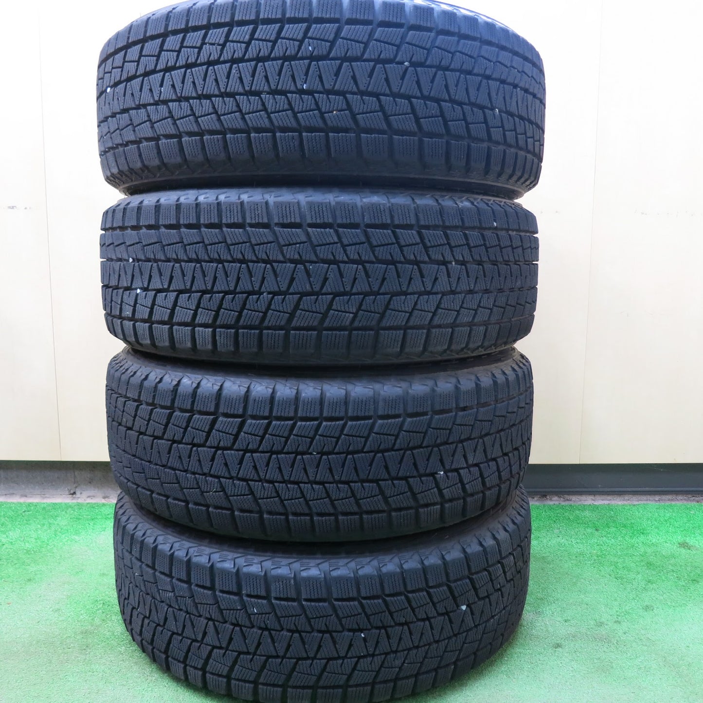 [送料無料]バリ溝！キレイ！9分★スタッドレス 215/60R17 ブリヂストン ブリザック DM-V1 BALMINUM バルミナ 17インチ PCD114.3/5H★3031804ヒス