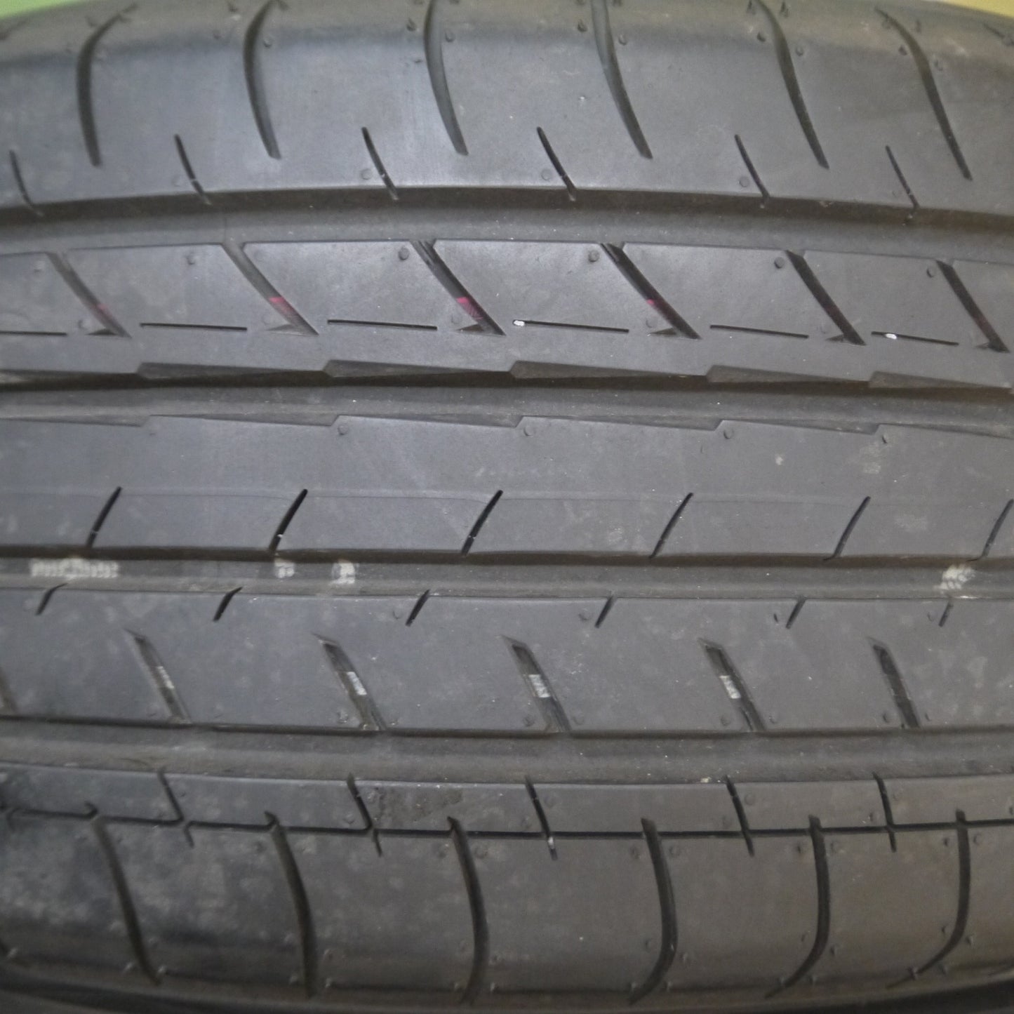 *送料無料* 新車外し！23年★205/55R17 ヨコハマ BluEarth-GT AE51 タイヤ ブルーアース 17インチ ノア ヴォクシー 等★4021909Hノタ