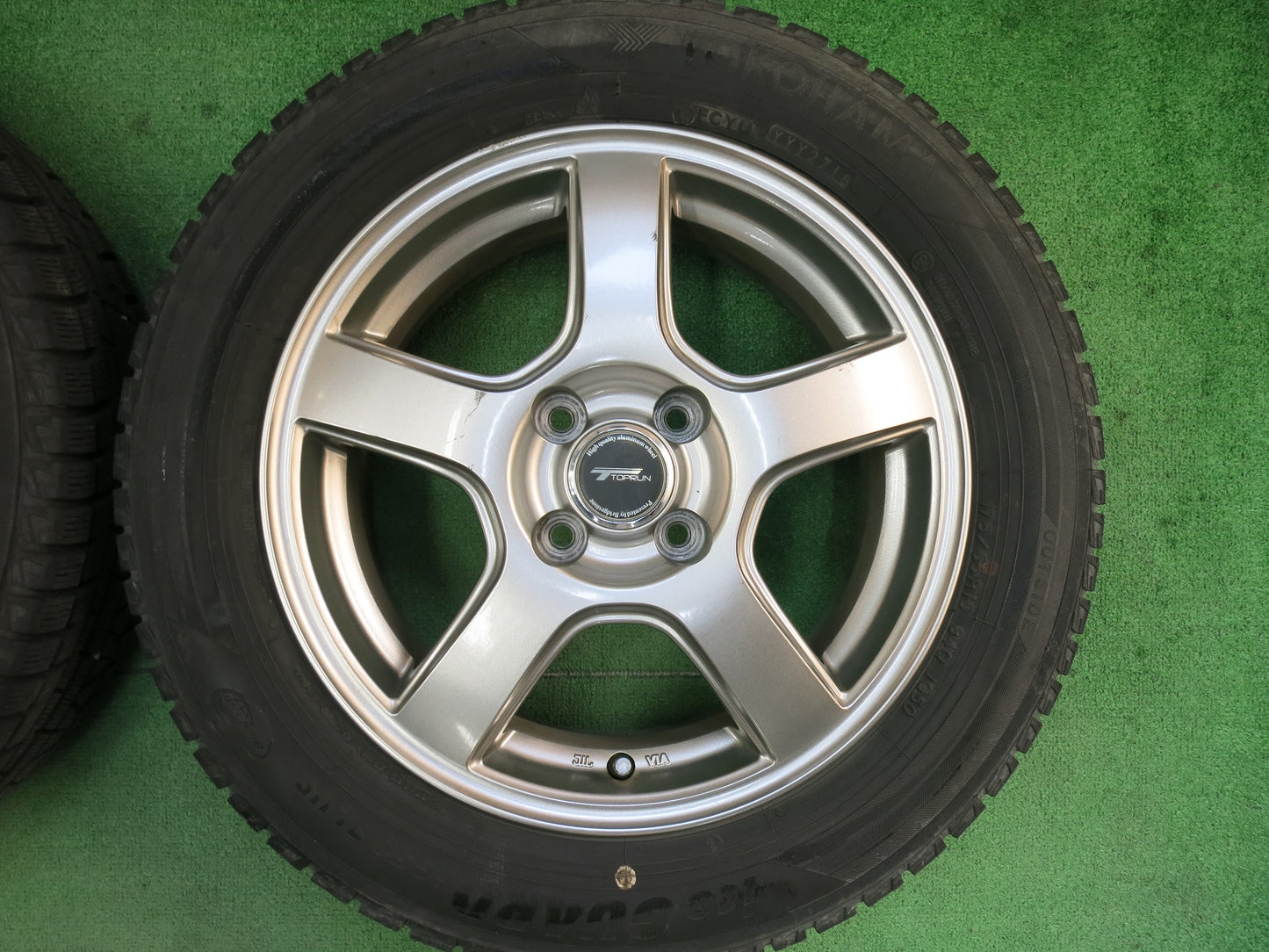 [送料無料]バリ溝！9.5分★スタッドレス 175/65R15 ヨコハマ アイスガード iG50 プラス TOPRUN トップラン 15インチ PCD100/4H★3030701ヒス