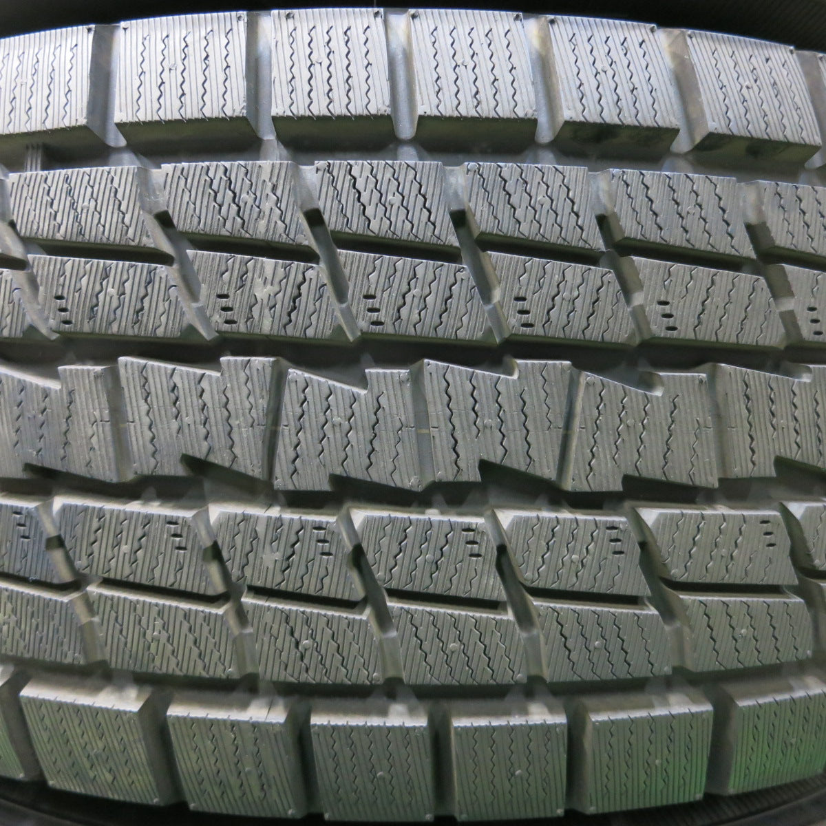 *送料無料*超バリ溝！21年！キレイ！ほぼ10分★ランクル 等 ROCKKELLY MX 632 285/60R18 スタッドレス グッドイヤー アイスナビ SUV ロクサーニ PCD150/5H★3112408イス