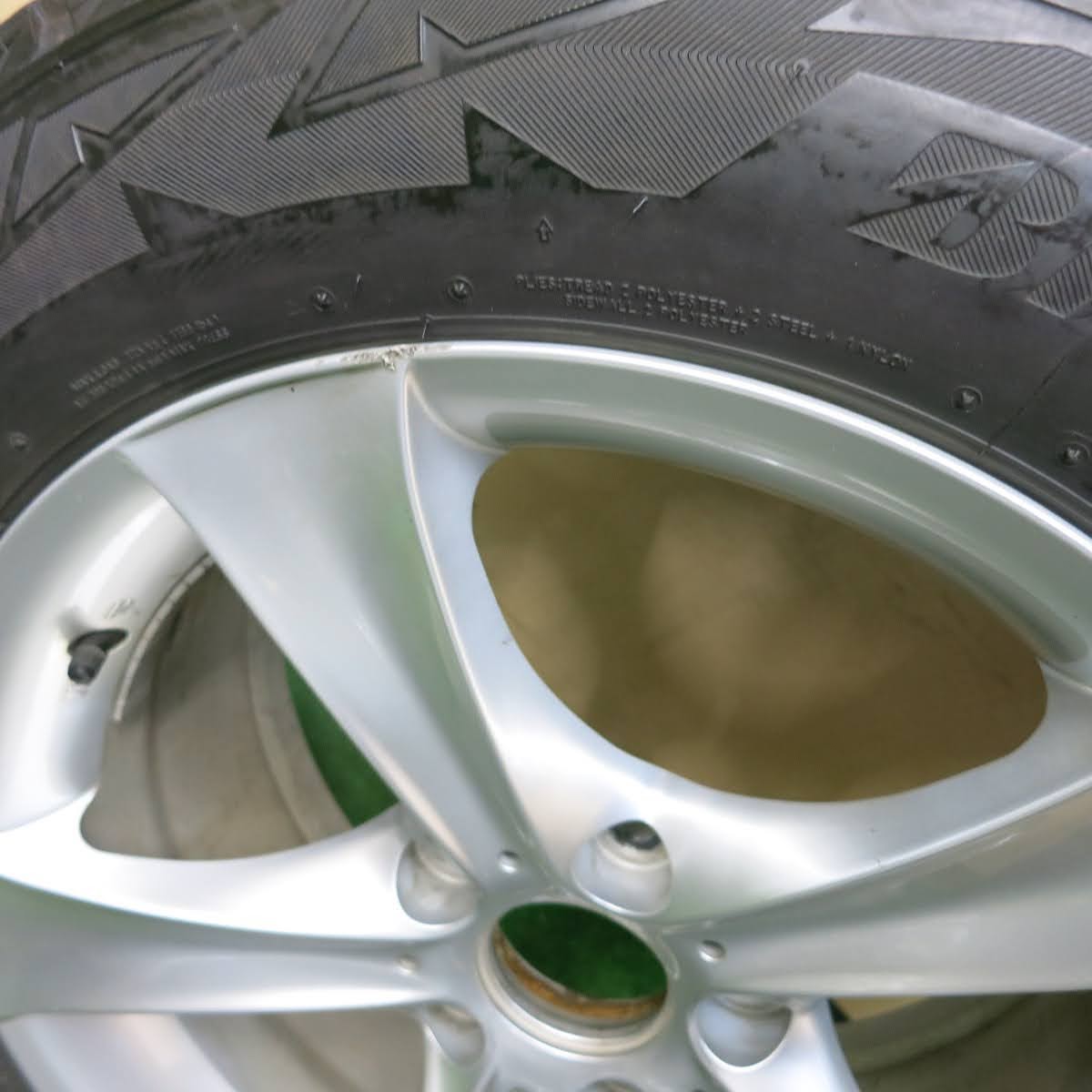 [送料無料]キレイ★BMW 等 AGA 225/60R17 スタッドレス TARGA ブリヂストン ブリザック DM-V2 17インチ PCD120/5H★3100204イス