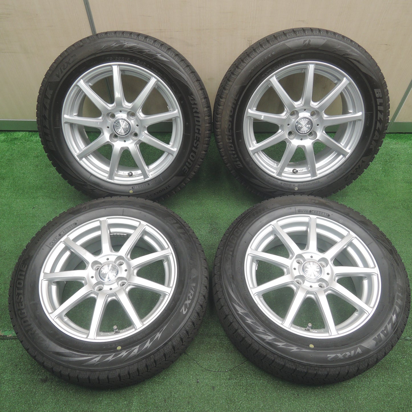 *送料無料*キレイ★スタッドレス 175/65R15 ブリヂストン ブリザック VRX2 ravrion ラブリオン 15インチ PCD100/4H★3110803NJス