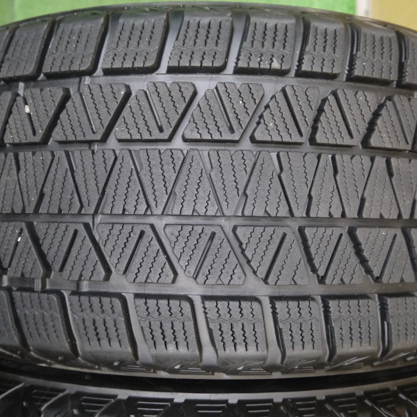 [送料無料]バリ溝！19年！キレイ！9.5分以上★BMW 等 MAK 265/50R19 スタッドレス ブリヂストン ブリザック DM-V3 19インチ PCD120/5H★3041202クス