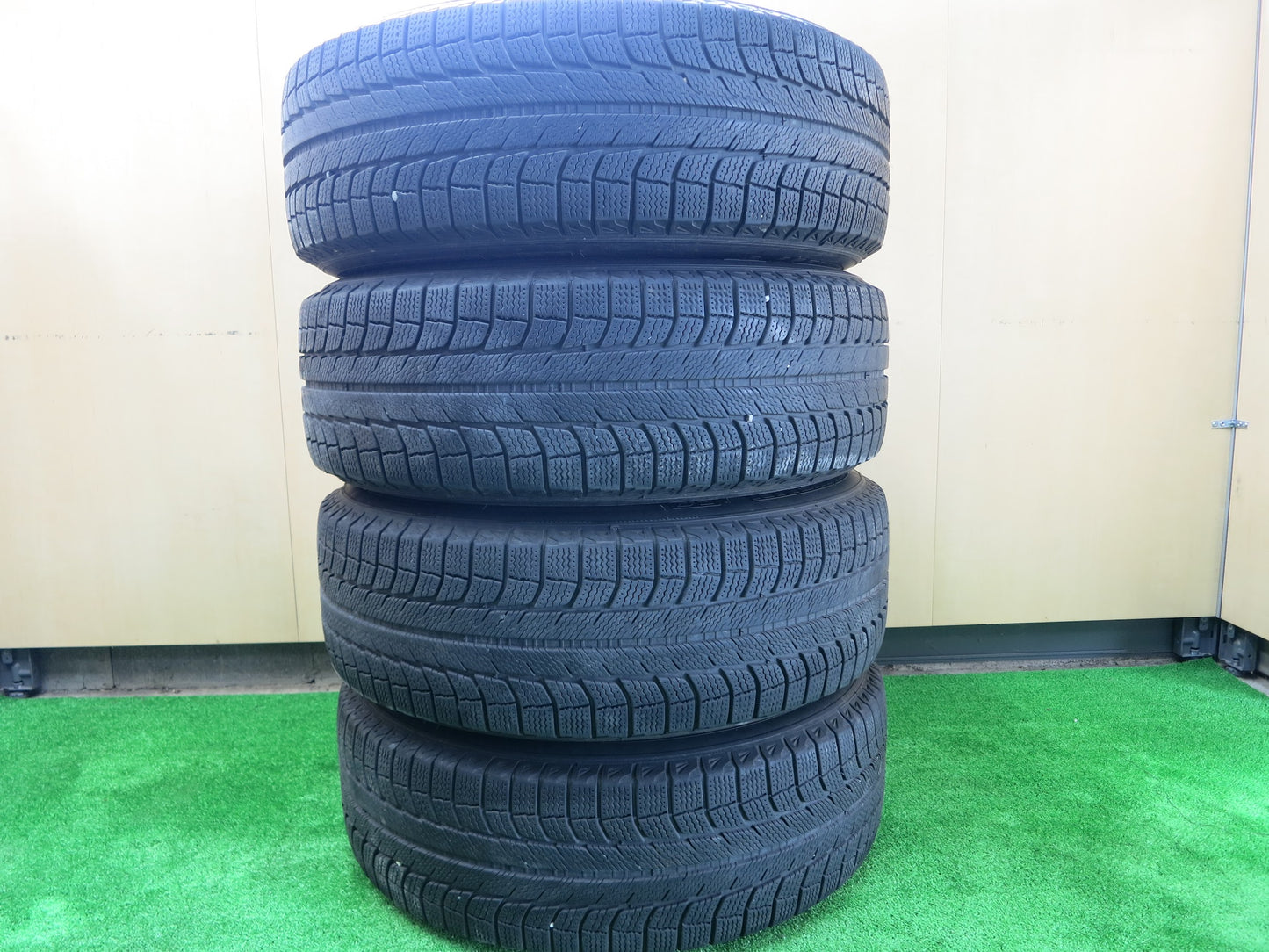 [送料無料]キレイ★スタッドレス 235/60R18 X CROSS SPEED PREMIUM ミシュラン LATITUDE X-ICE XI2 クロススピード 18インチ PCD114.3/5H★2092705ヒス