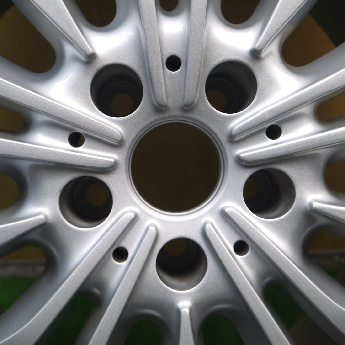 *送料無料*バリ溝！キレイ！9.5分★ベンツ 等 MAK 255/55R18 スタッドレス ブリヂストン ブリザック DM-V3 18インチ PCD112/5H★4011304クス