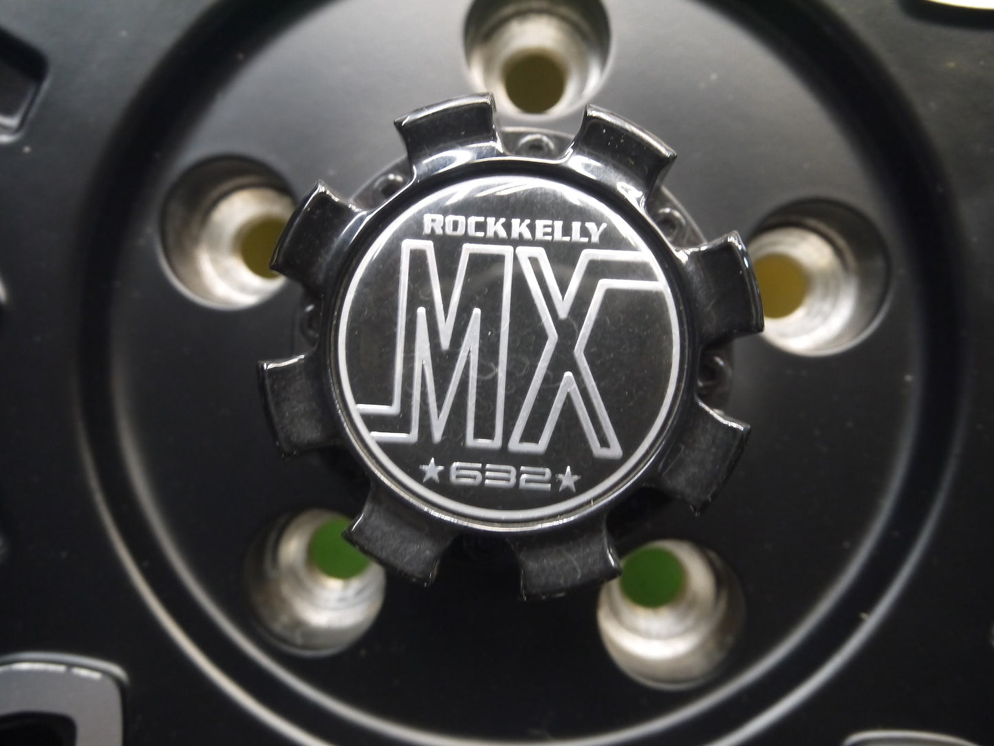 [送料無料]バリ溝！19年！キレイ！9.5分★ジープ 等 ROCK KELLY MX 632 265/60R18 スタッドレス グッドイヤー アイスナビ SUV ロクサーニ PCD127/5H★2113005クス