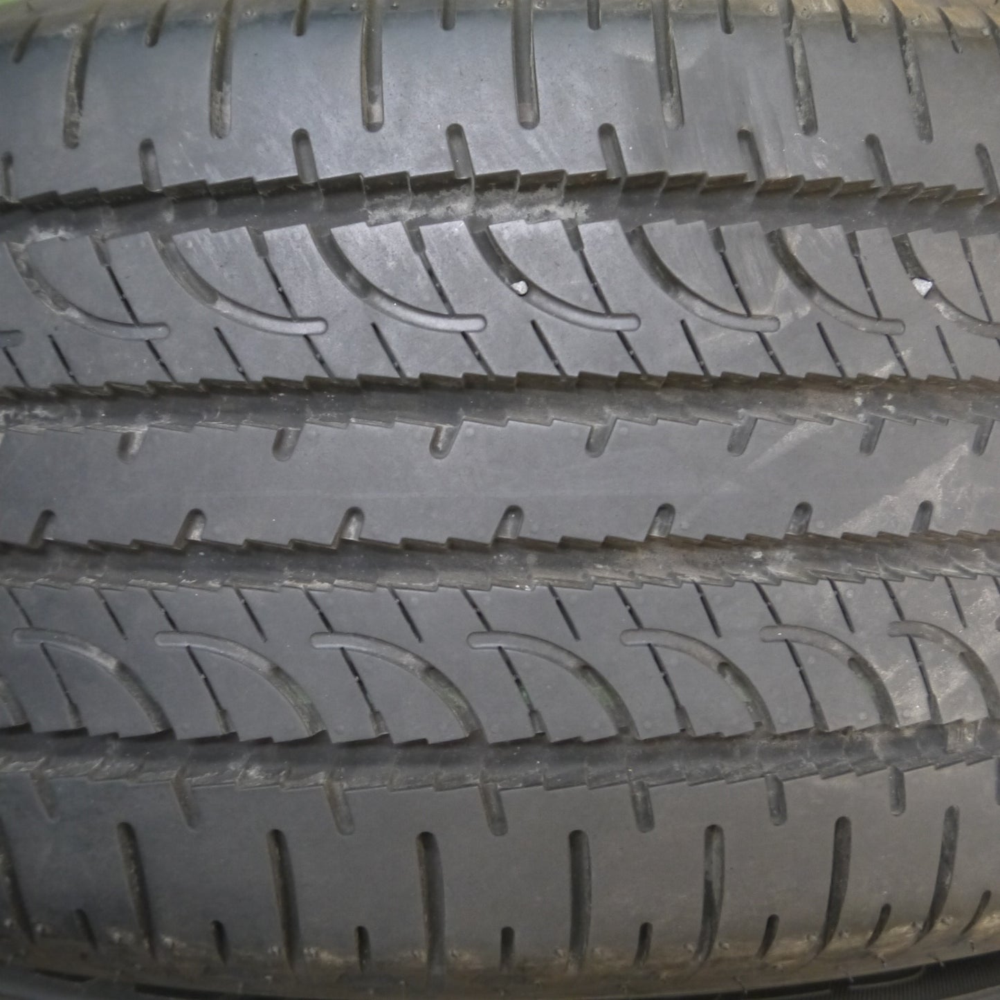 *送料無料* 新車外し！22年★225/55R18 ヨコハマ ジオランダー SUV G055 G055E タイヤ 18インチ デリカD5 アウトランダー等★4022713Hノタ
