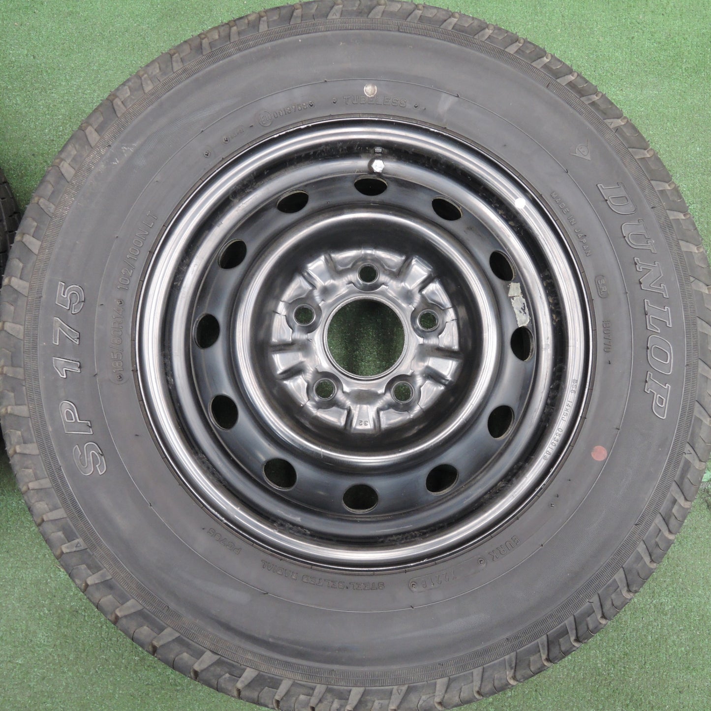 *送料無料* バリ溝！9.5分★マツダ ボンゴ 純正 スチール 185/80R14 97/95N ダンロップ SP175 14インチ PCD114.3/5H★4021711HAノ