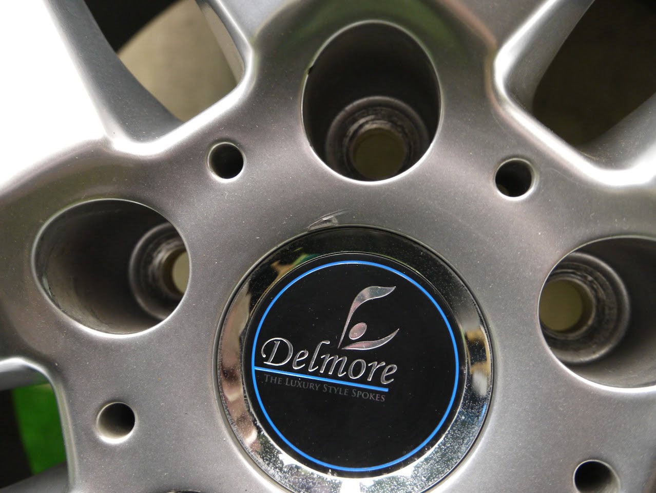 [送料無料]キレイ！9.5分★レクサス 等 245/45R19 スタッドレス Delmore デルモア ダンロップ ウインターマックス WM01 19インチ PCD120/5H★