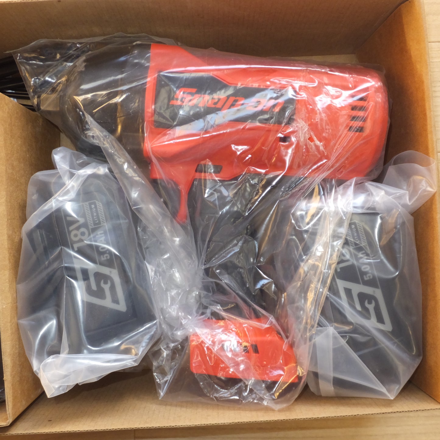 [送料無料] 未使用★スナップオン Snap-on 18V モンスターリチウム コードレスインパクトレンチ キット CT9080J2 WIF★
