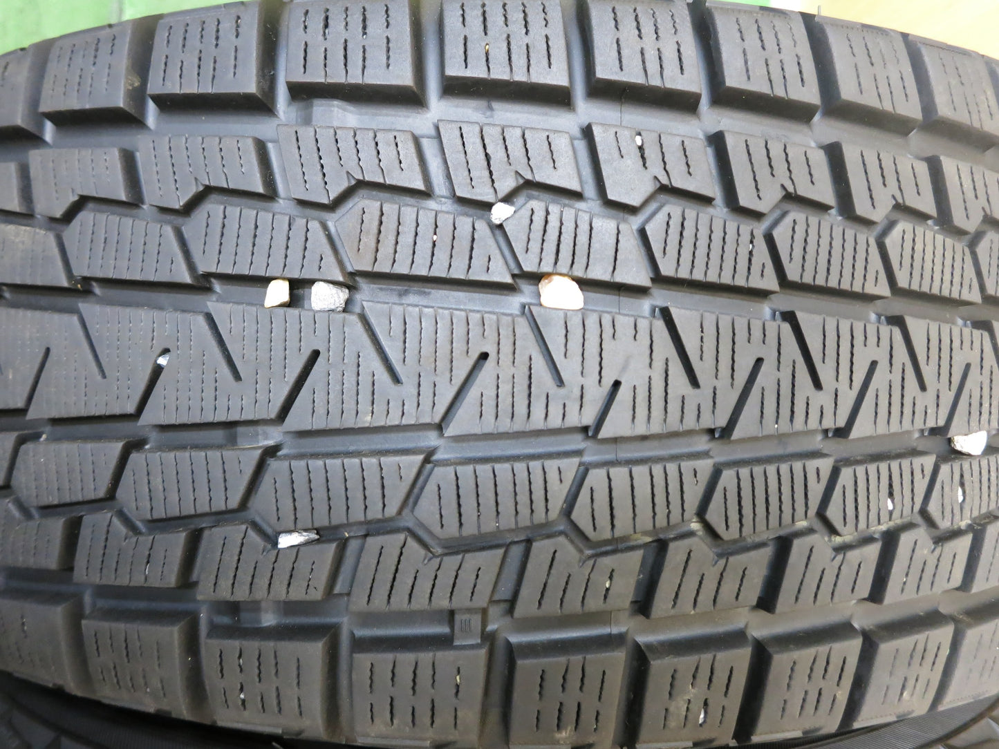 [送料無料]バリ溝 19年！9分★チェロキー 等 Team Sparco 225/60R17 スタッドレス PCD110/5H ヨコハマ アイスガード G075 CRIMSON クリムソン★2112110Hス