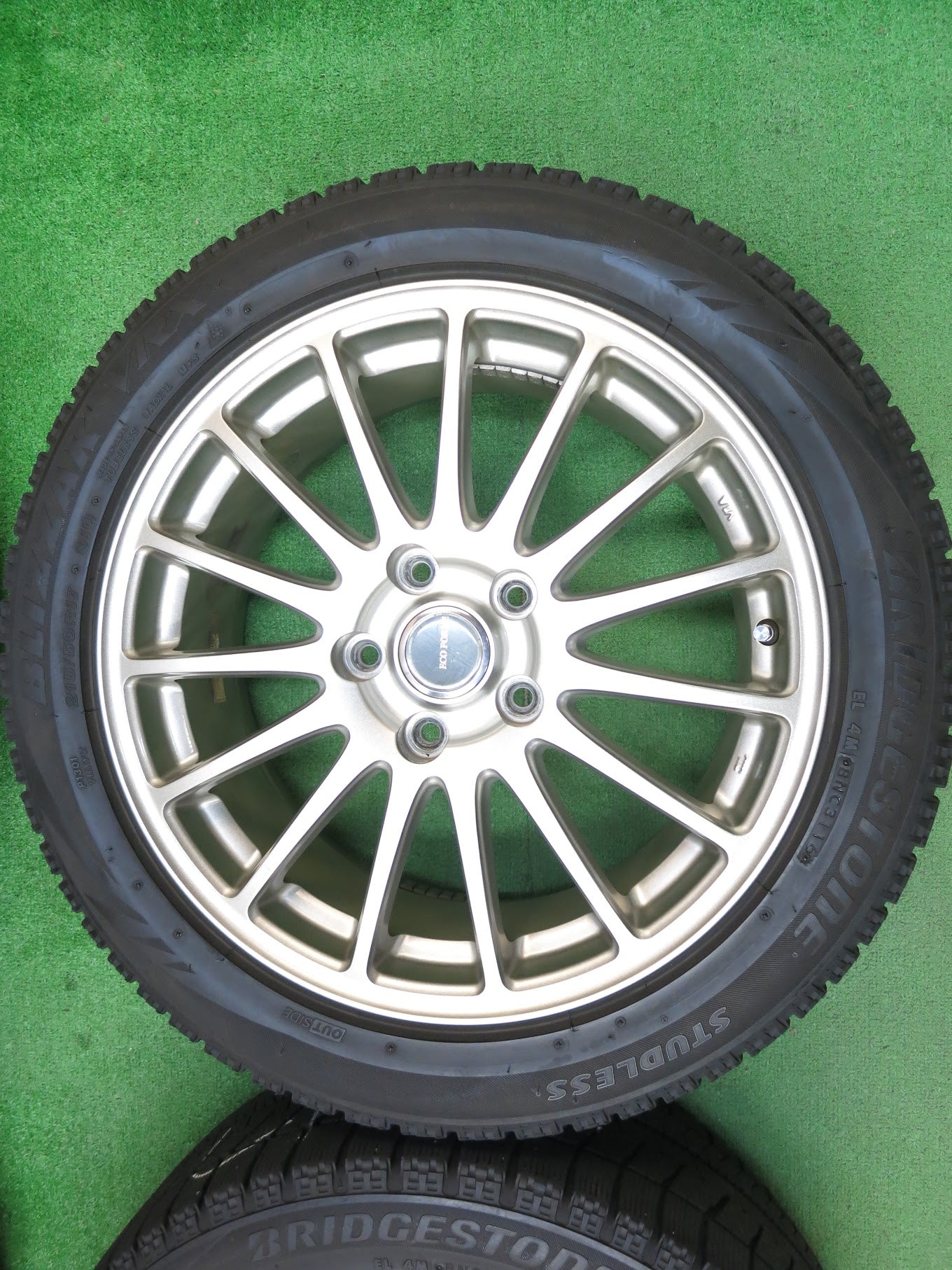 [送料無料]キレイ★スタッドレス 215/50R17 ブリヂストン ブリザック VRX ECO FORME エコフォルム 17インチ PCD114.3/5H★3011806ヒス