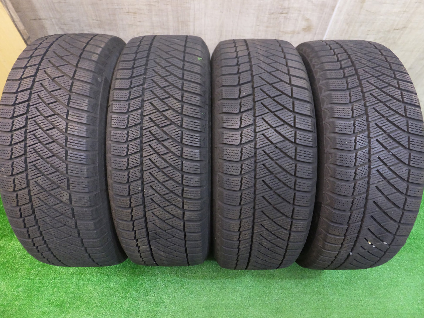 [送料無料]バリ溝！キレイ！9分★BMW 等 スタッドレス 205/55R16 IRVINE アーヴィン コンチネンタル コンチバイキング コンタクト6 PCD120/5H★2072704Hス