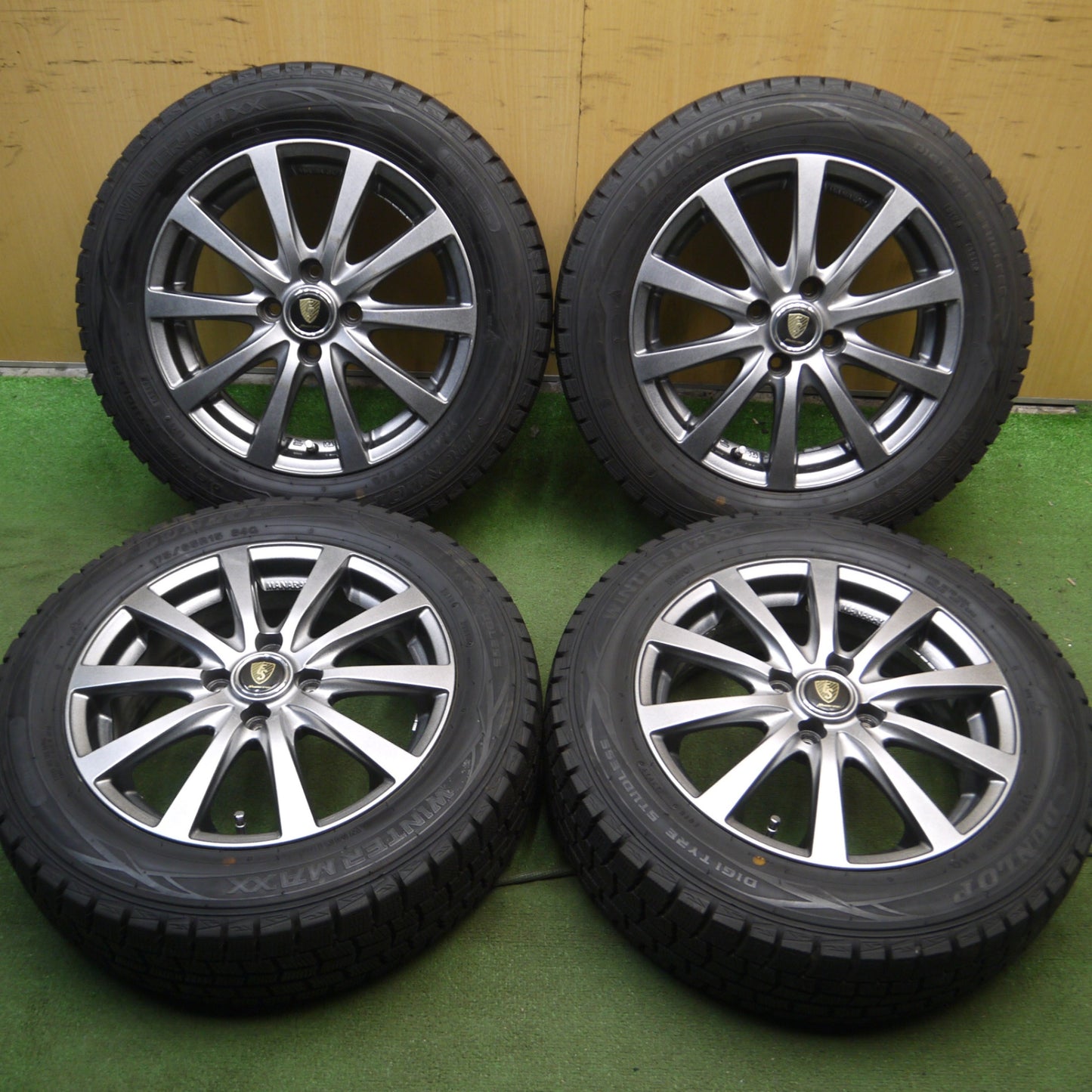 *送料無料*バリ溝！キレイ！9.5分以上★スタッドレス 175/65R15 ダンロップ ウインターマックス WM01 MANARAY SPORT 15インチ PCD100/4H★4013101Hス