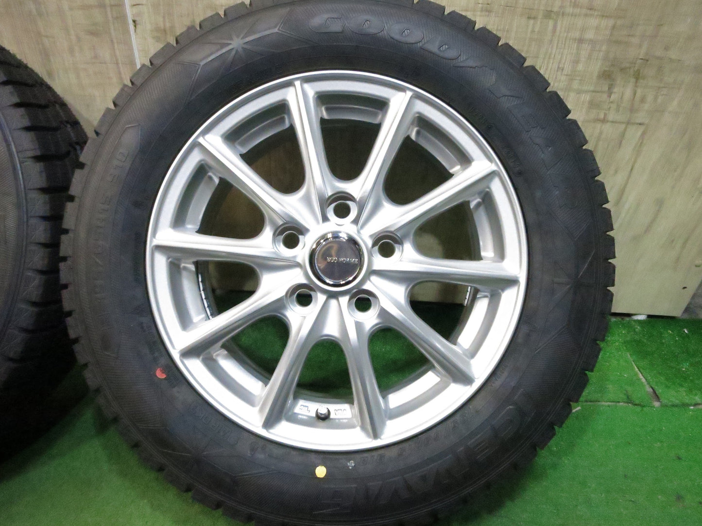 [送料無料]未使用！19年★スタッドレス 195/65R15 グッドイヤー アイスナビ6 ECO FORME エコフォルム 15インチ PCD114.3/5H★3021007Hス