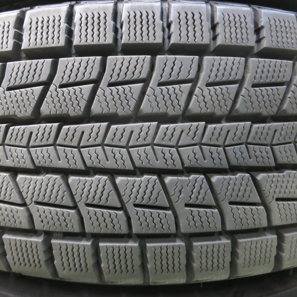 *送料無料*センサー付！バリ溝！19年！綺麗！9.5分★レクサス NX 等  AGA 225/65R17 スタッドレス ダンロップ ウインターマックス SJ8 17インチ PCD114.3/5H★3101501イス